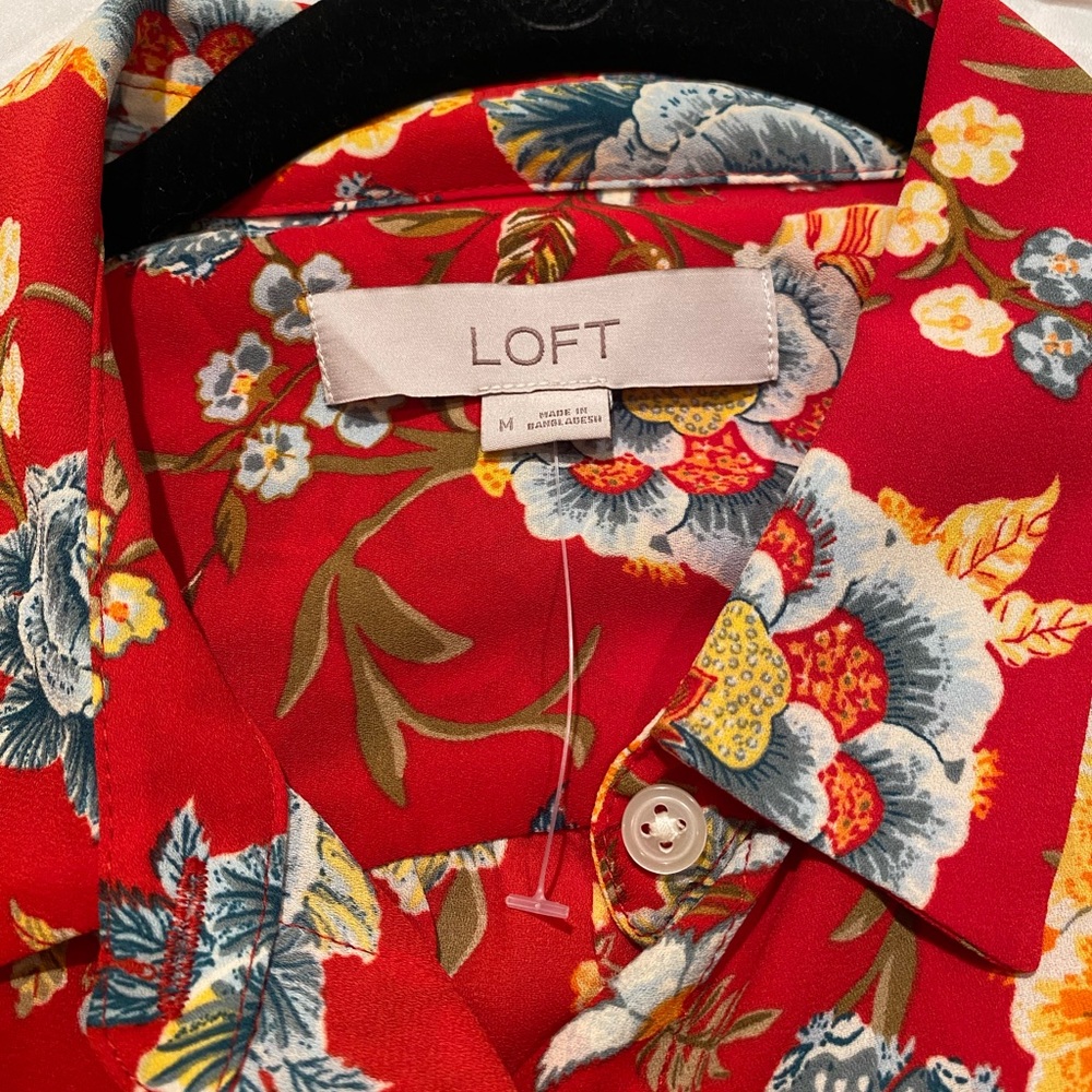 Loft NWOT tags blouse. Size M